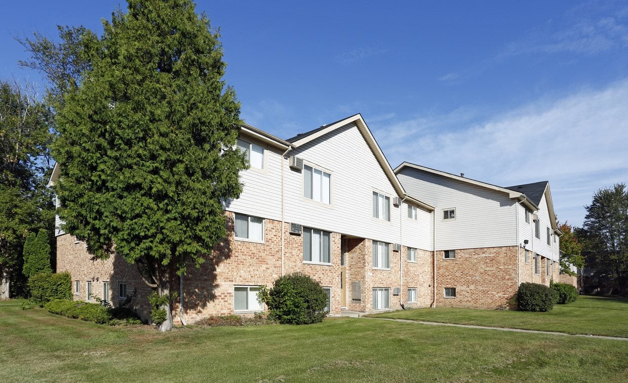 Beautiful Surroundings, at Dearborn View Apartments, Inkster, 48141